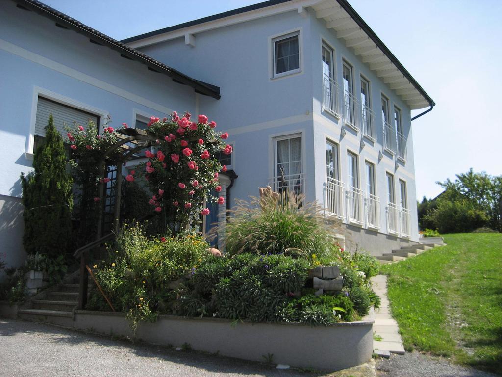 Gastehaus Zieserl Дойч-Кальтенбрун Экстерьер фото